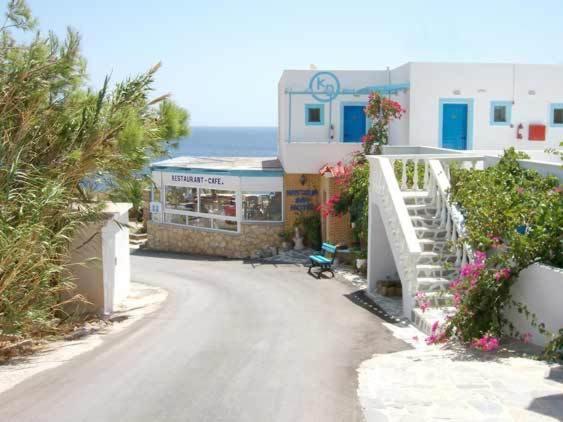 Castelia Bay Hotel Amoopi Exterior photo