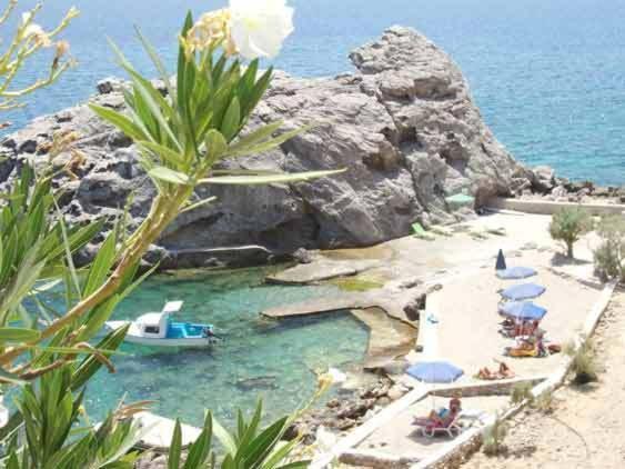 Castelia Bay Hotel Amoopi Exterior photo